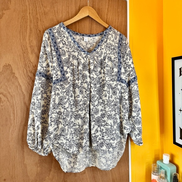 Old Navy Gray Pleated Blouse with V-Neck - Picture 1 of 8